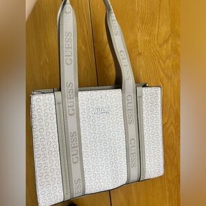 SUPER CUTE PINK GUESS BAG